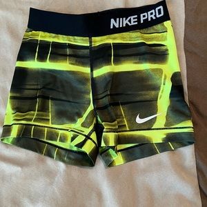 Small Nike pro shorts